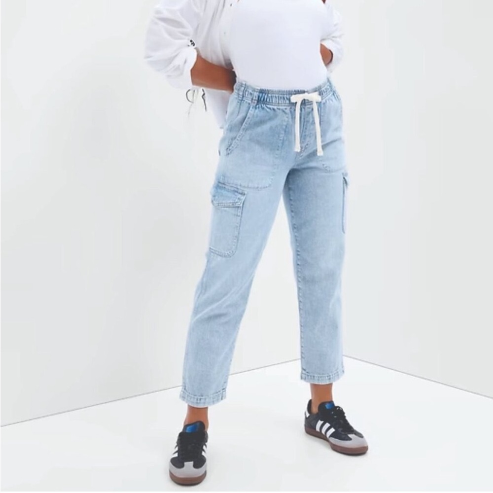 GAP Mid Rise Easy Cargo Jeans